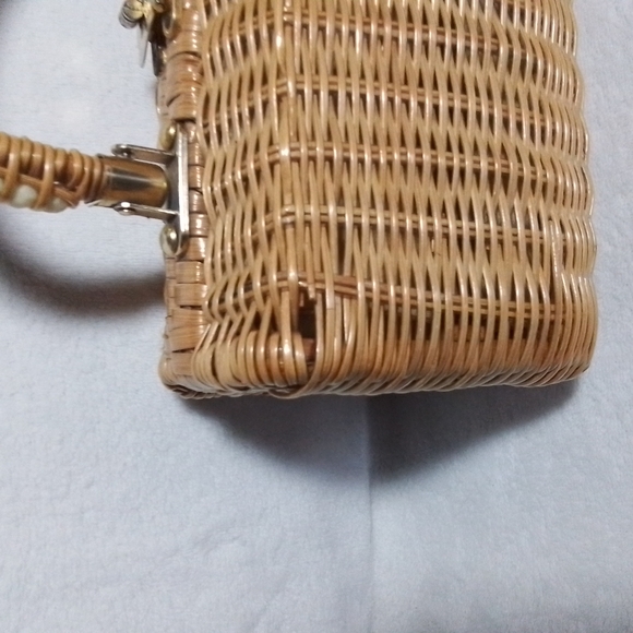 Vintage Wicker Purse. Made in Hong Kong - Picture 3 of 5